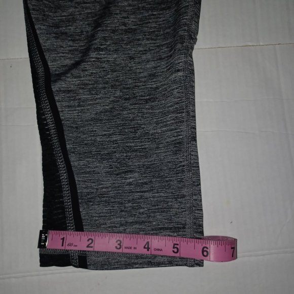 C9 CHAMPION WOMEN'S CAPRI STYLE LEGGINGS - Picture 3 of 16